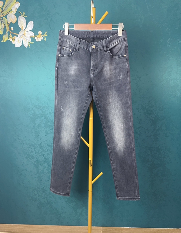 ブランドジーンズ背面デザイン